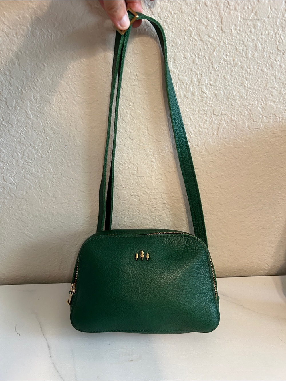 Portland Leather Scarlet Sling Bag in Bacalar - Picture 3 of 16
